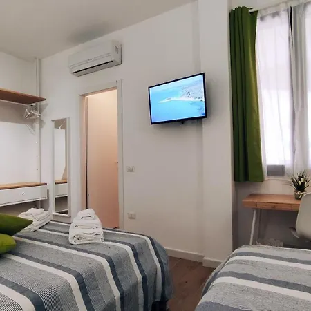 לינה וארוחת בוקר Va' Pensiero 3*